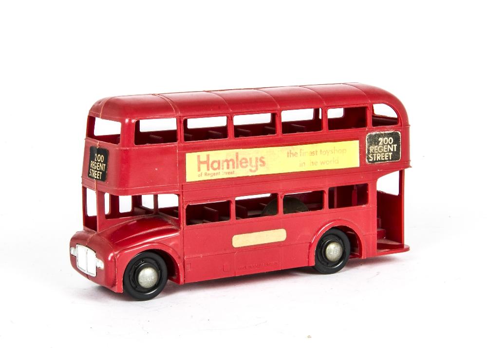 hamleys double decker bus