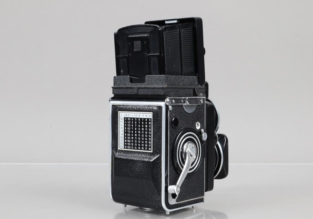 A Wide Angle Rolleiflex TLR Camera, serial no W 2492848,shutter