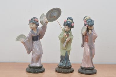 Lot 383 - Lladro - Three porcelain figures