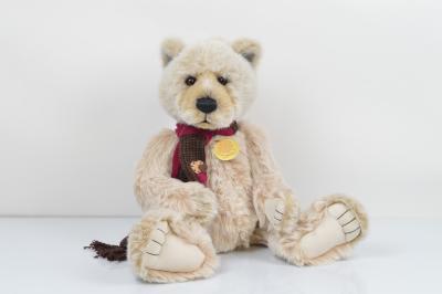 Vectis Auctions  Charlie Bears Mercedes, Limited Edition of 4000, Near Mint